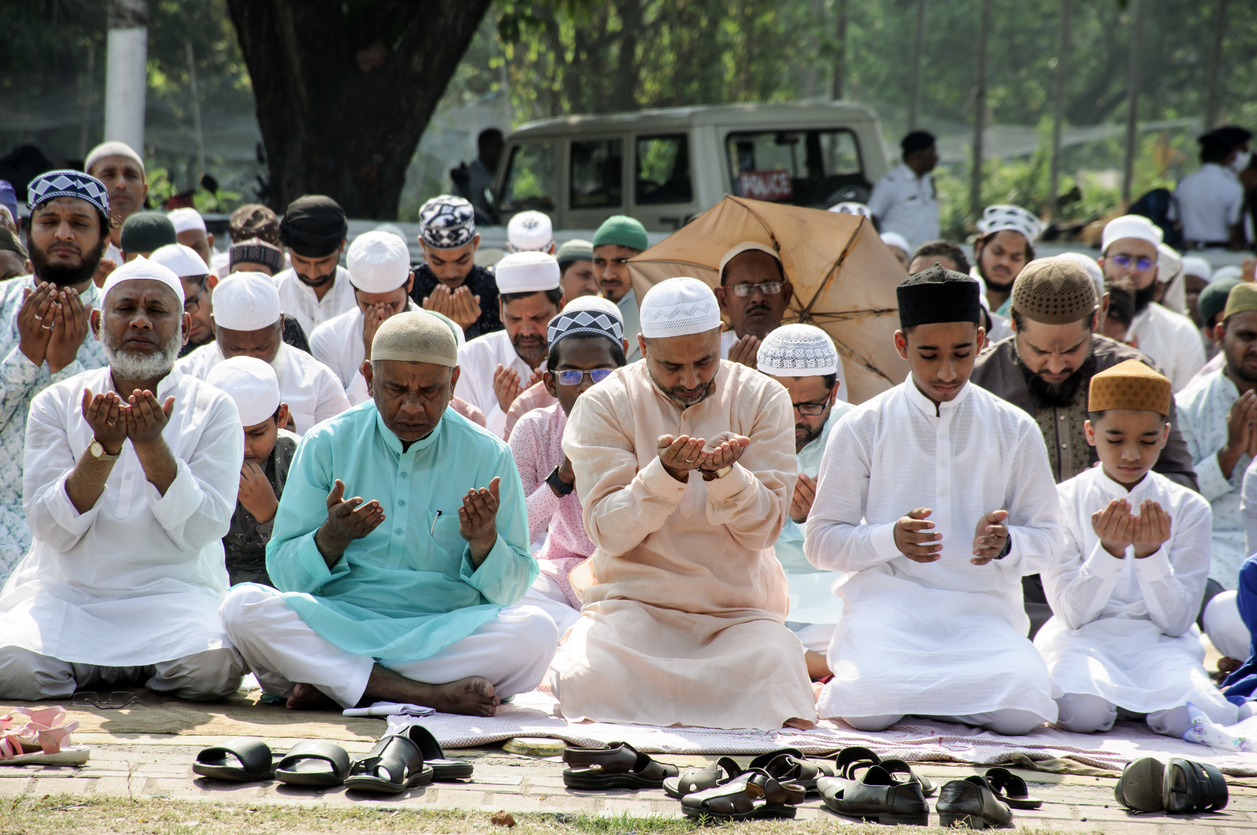 The Importance and Benefits of Muslim Congregational Prayer (Salatul Jama’ah)